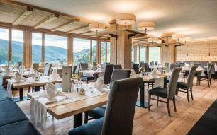Panoramic hall with a view of the Dolomites